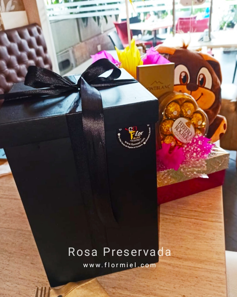 Rosa Preservada Negra Flor Miel | FLOR MIEL