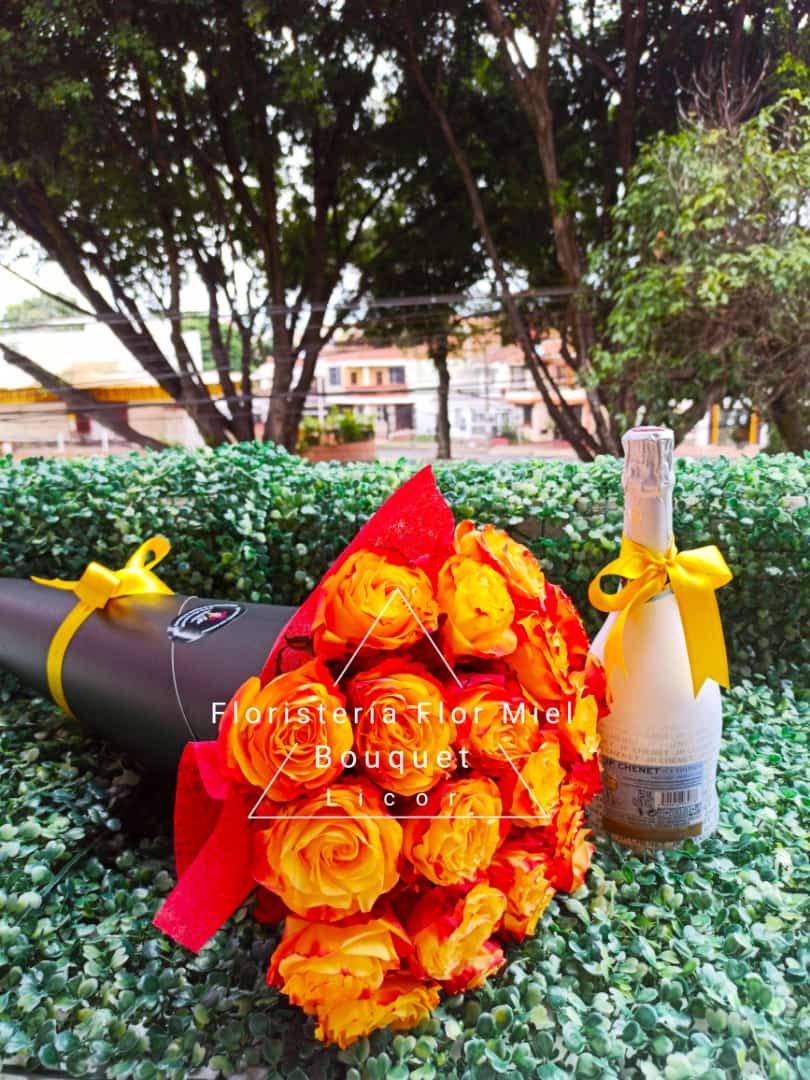Bouquet de Rosas y J.P Chenet 750ml Flor Miel