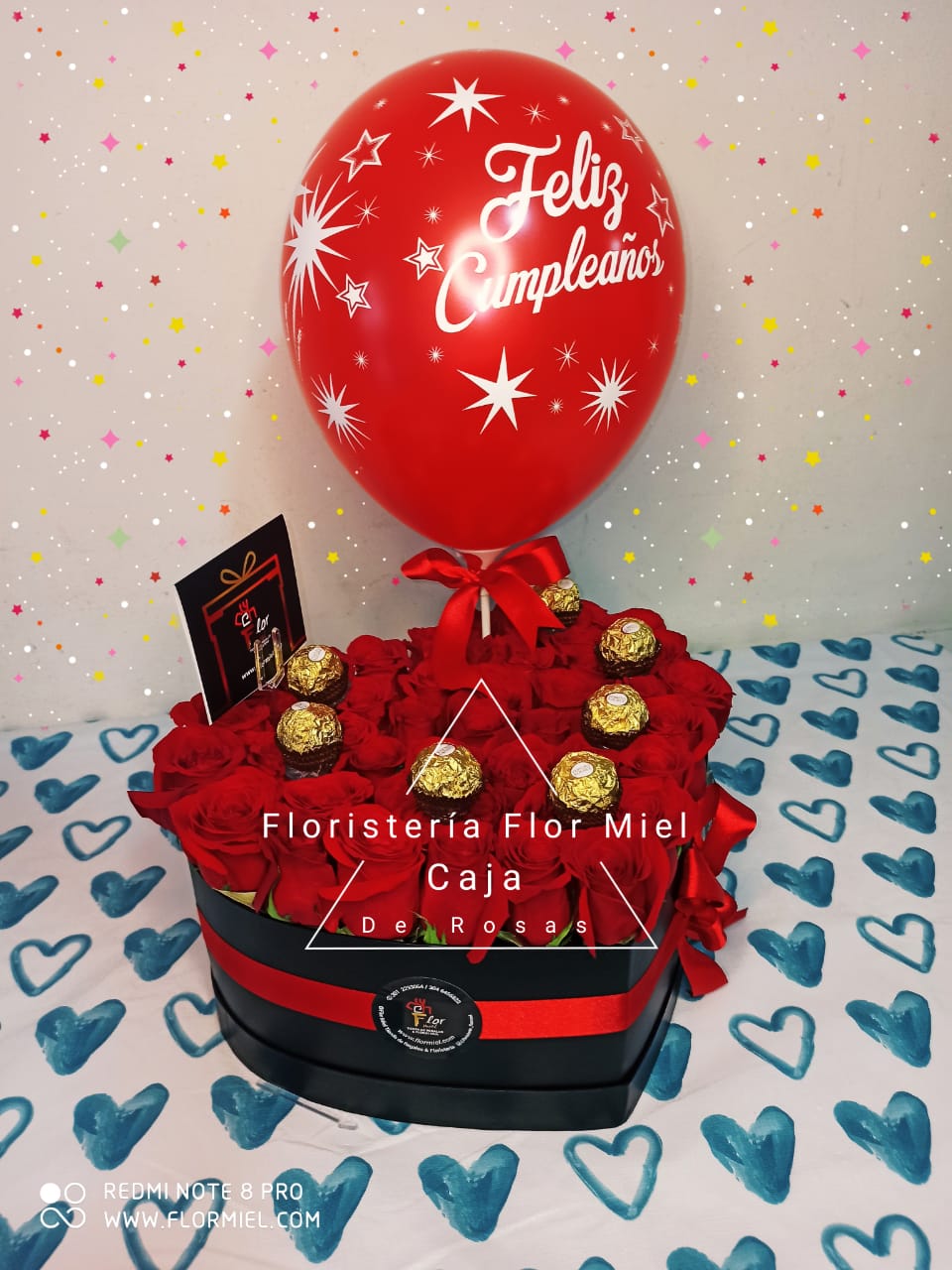 Caja De Rosas Corazón y Ferrero Flor Miel - Imagen 2